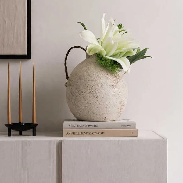 Halo Wire Vase