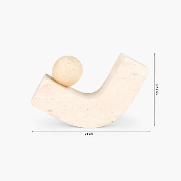 Artisanal travertine stone decor – luxury beige sculpture with geometric shape, perfect for UAE designer homes إكسسوار حجري فاخر من الترافرتين – قطعة ديكور هندسية باللون البيج مثالية للمنازل الراقية في الإمارات
