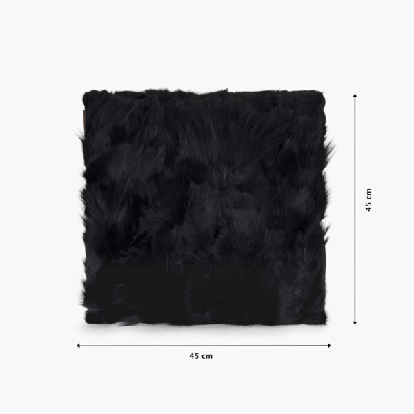 "وسادة كوني أونيكس – وسادة مربعة فاخرة باللون الأسود بحجم 45×45 سم مصنوعة من فرو الثعلب الطبيعي 100%، إكسسوار ديكور راقٍ لمنازل أنيقة في دبي وأبوظبي والإمارات." Coney Onyx Cushion – luxury black square cushion 45x45 cm made from 100% genuine fox fur, premium home décor accessory for elegant interiors in Dubai and Abu Dhabi, UAE