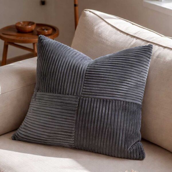Grid Charm Cushion