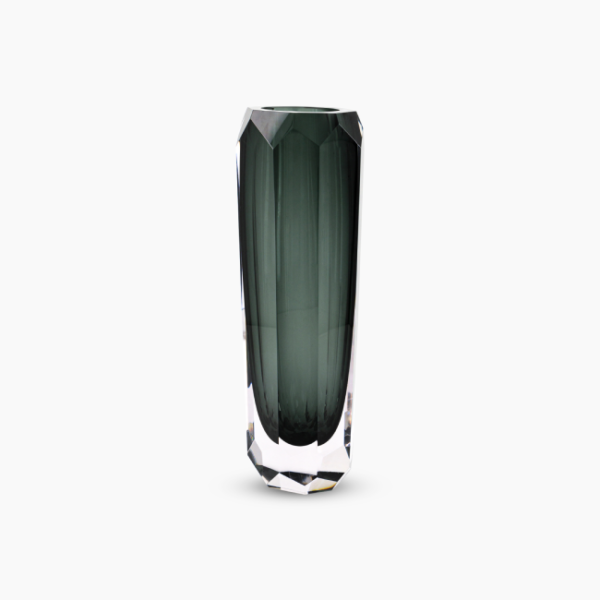 Esfera Petite Vase – Luxury handcrafted green glass vase with faceted translucent design, available in two sizes Grande & Petite, UAE décor. مزهرية إسفيرا بيتيت – مزهرية زجاجية فاخرة باللون الأخضر الشفاف المقطّع، مصنوعة يدويًا، متوفرة بحجمين غراندي وبيتيت، ديكور فاخر في الإمارات.