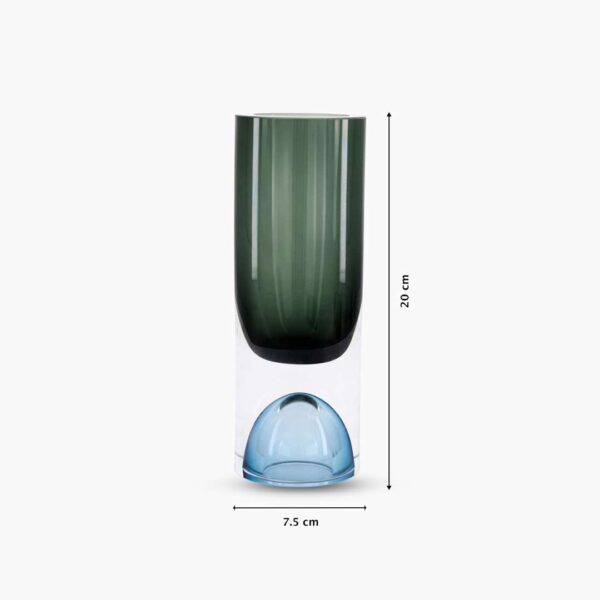 Aurora Mini Vase – Elegant emerald green glass with clear base and ocean-blue dome, modern decorative accent مزهرية أورورا ميني – زجاج أنيق باللون الأخضر الزمردي مع قاعدة شفافة وقبة زرقاء، لمسة ديكور عصرية