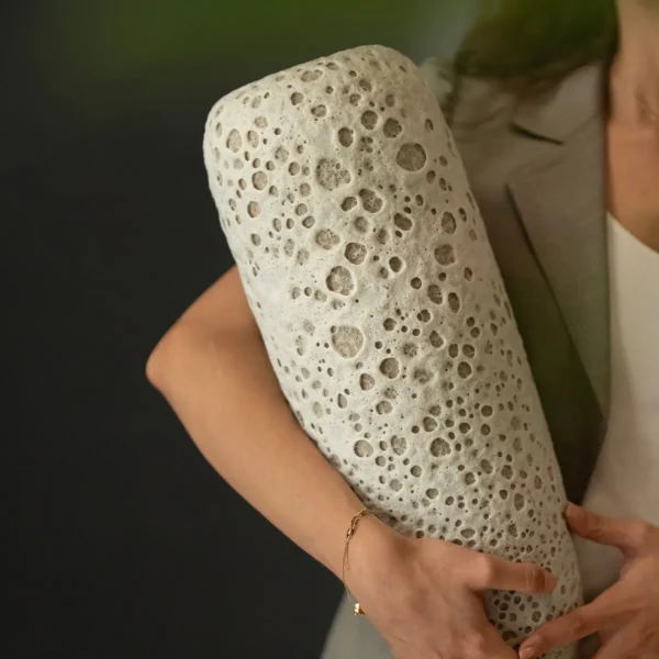 Luxury vase in the UAE مزهرية فاخرة في الأمارات